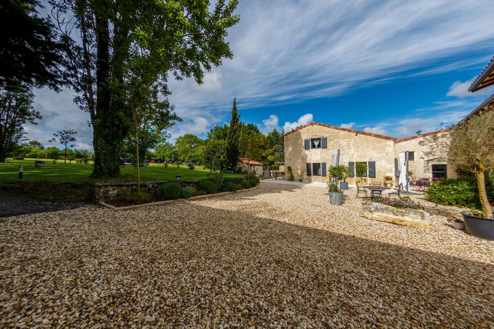 Au Clos Des Dely - Chambre D Hotes "Reference" Climatisee Mareuil  Exterior foto
